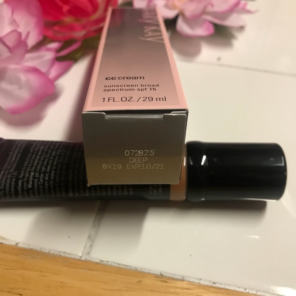 Two Deep CC Cream Foundation Mary Kay SPF 15